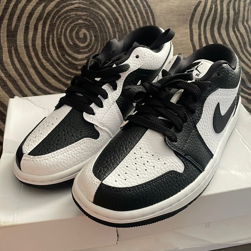 White/ black-white women’s jordan 1 low